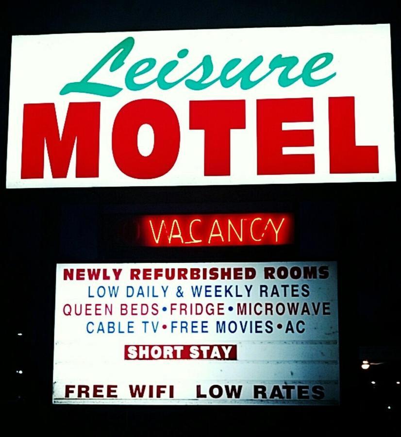 Leisure Motel Windsor Bagian luar foto