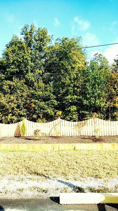 Leisure Motel Windsor Bagian luar foto